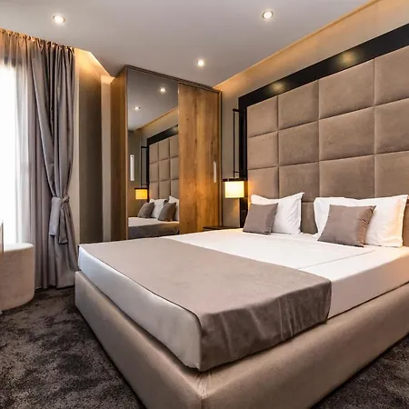 Soho House Aparthotel 2*